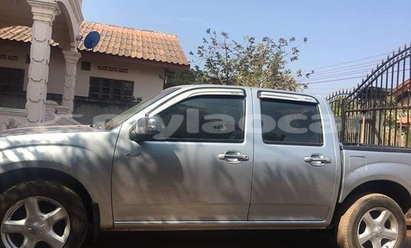 Buy Used Isuzu D–MAX Silver Car in Vientiane in Vientiane Province Buy Used Isuzu D–MAX Silver Car in Vientiane in Vientiane Province