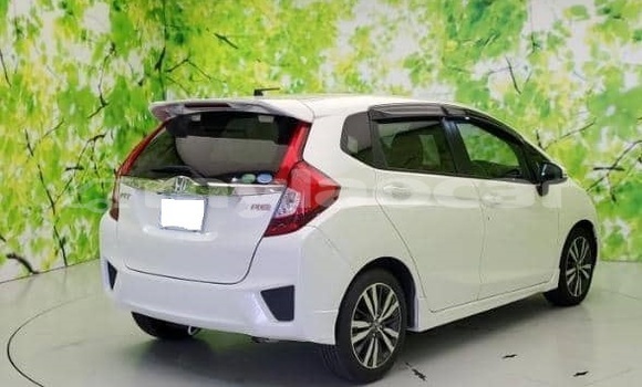 Acheter Occasion Voiture Honda FIT Blanc à Vientiane, Vientiane Province Acheter Occasion Voiture Honda FIT Blanc à Vientiane, Vientiane Province