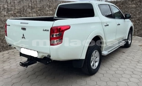 Buy Used Mitsubishi L200 White Car in Vientiane in Vientiane Province Buy Used Mitsubishi L200 White Car in Vientiane in Vientiane Province