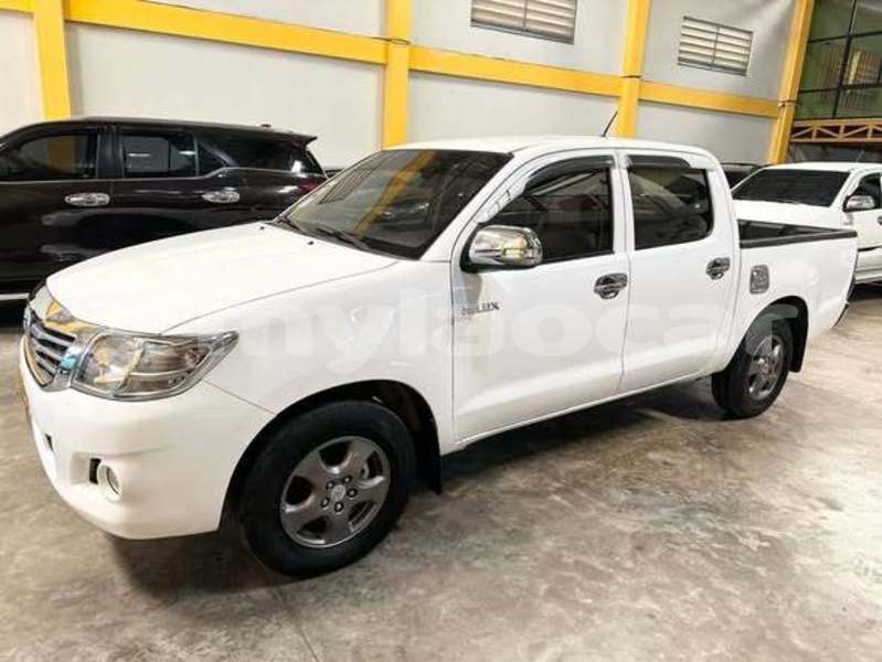 Big with watermark toyota vigo vientiane province vientiane 7406