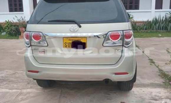 Buy Used Toyota FunCargo Other Car in Vientiane in Vientiane Province Buy Used Toyota FunCargo Other Car in Vientiane in Vientiane Province
