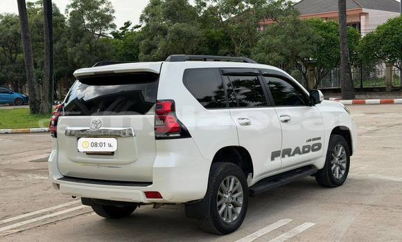 Buy Used Toyota Prado White Car in Vientiane in Vientiane Province Buy Used Toyota Prado White Car in Vientiane in Vientiane Province