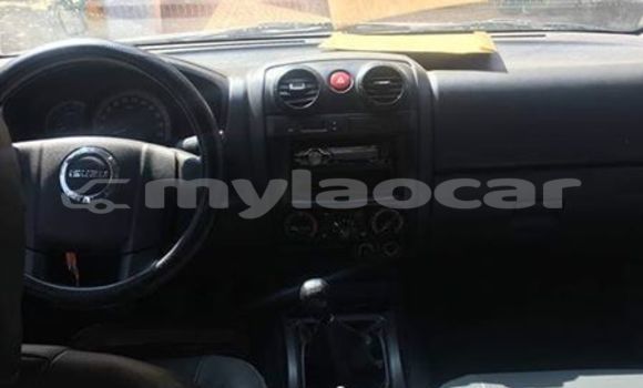 Buy Used Isuzu D–MAX Silver Car in Vientiane in Vientiane Province Buy Used Isuzu D–MAX Silver Car in Vientiane in Vientiane Province