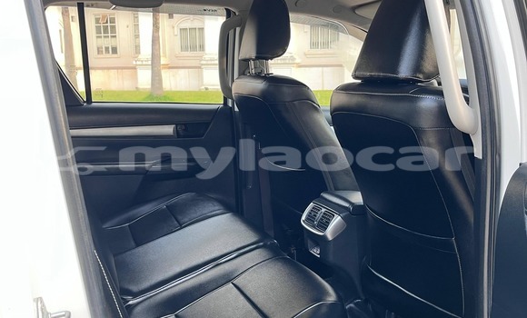 Buy Used Toyota Hiluxe Revo White Car in Vientiane in Vientiane Province Buy Used Toyota Hiluxe Revo White Car in Vientiane in Vientiane Province