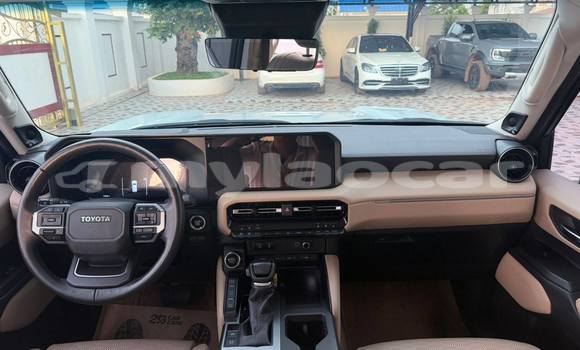 Buy Used Toyota Land Cruiser White Car in Vientiane in Vientiane Province Buy Used Toyota Land Cruiser White Car in Vientiane in Vientiane Province
