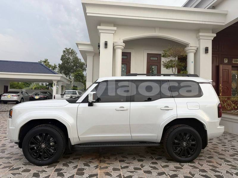 Big with watermark toyota land cruiser vientiane province vientiane 7421