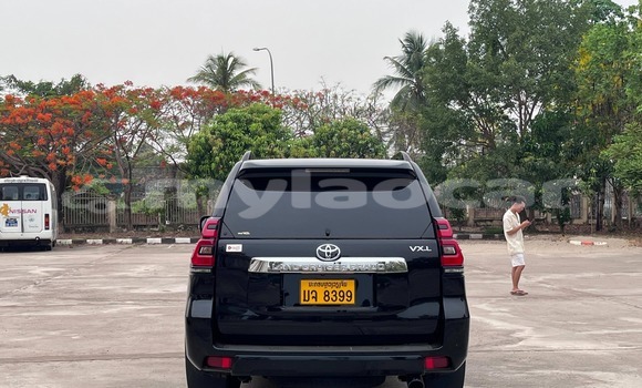 Buy Used Toyota FJ Cruiser Black Car in Vientiane in Vientiane Province Buy Used Toyota FJ Cruiser Black Car in Vientiane in Vientiane Province