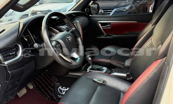 Buy Used Toyota Fortuner White Car in Vientiane in Vientiane Province Buy Used Toyota Fortuner White Car in Vientiane in Vientiane Province