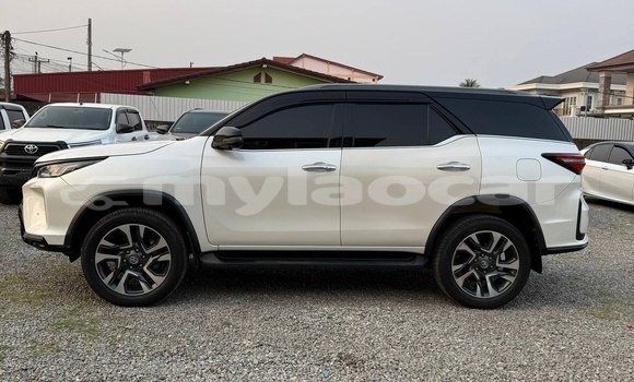 Buy Used Toyota Fortuner White Car in Vientiane in Vientiane Province Buy Used Toyota Fortuner White Car in Vientiane in Vientiane Province