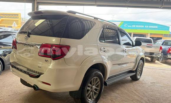 Buy Used Toyota Prado White Car in Vientiane in Vientiane Province Buy Used Toyota Prado White Car in Vientiane in Vientiane Province