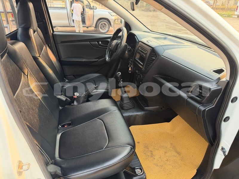 Big with watermark isuzu d max vientiane province vientiane 7437