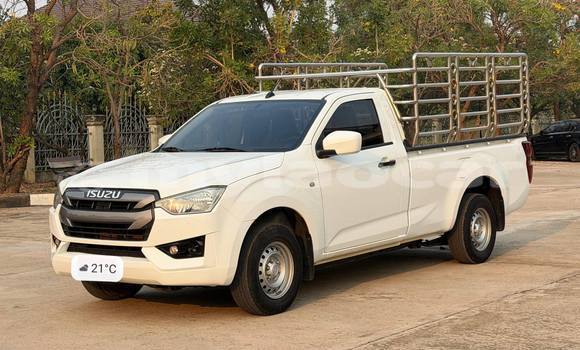 Buy Used Isuzu D–MAX White Car in Vientiane in Vientiane Province Buy Used Isuzu D–MAX White Car in Vientiane in Vientiane Province