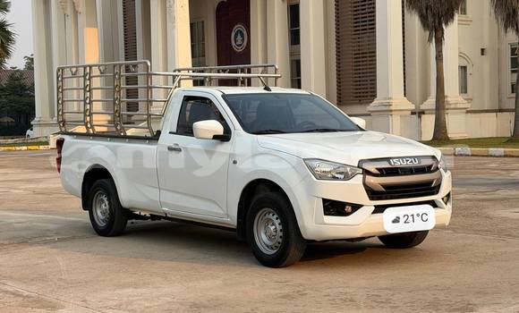 Buy Used Isuzu D–MAX White Car in Vientiane in Vientiane Province Buy Used Isuzu D–MAX White Car in Vientiane in Vientiane Province