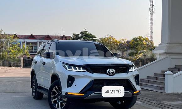 Buy Used Toyota Fortuner White Car in Vientiane in Vientiane Province