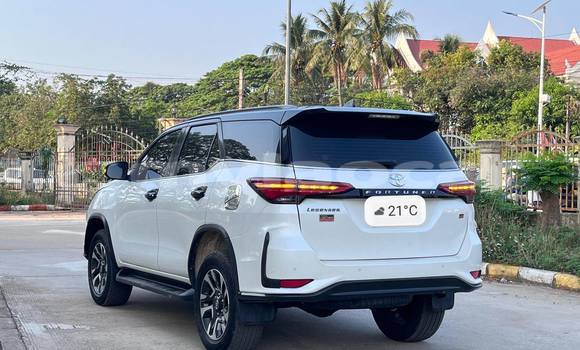 Buy Used Toyota Fortuner White Car in Vientiane in Vientiane Province Buy Used Toyota Fortuner White Car in Vientiane in Vientiane Province