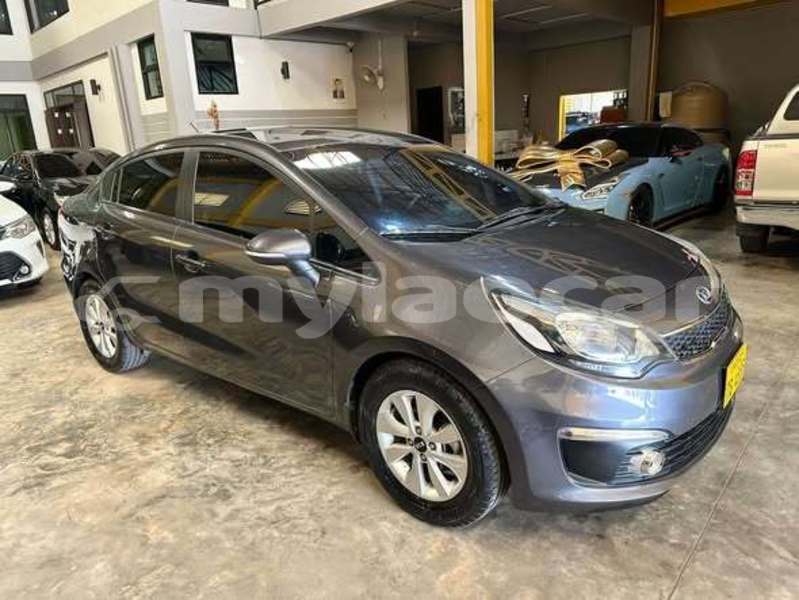 Big with watermark kia carens attapeu province import dubai 7444