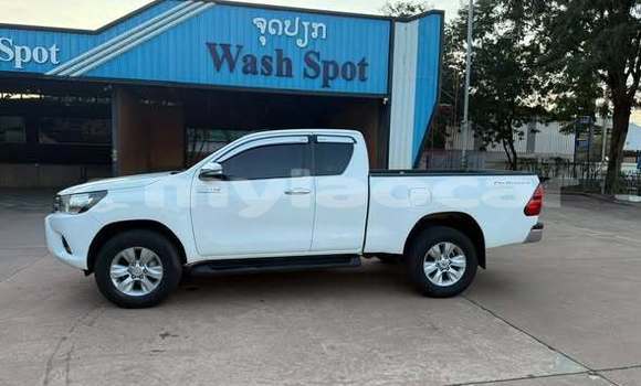 Buy Used Toyota Hiluxe Revo Other Car in Vientiane in Vientiane Province Buy Used Toyota Hiluxe Revo Other Car in Vientiane in Vientiane Province