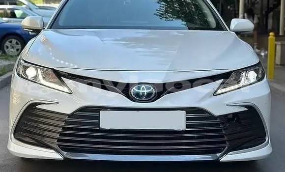 Buy Used Toyota Camry White Car in Vientiane in Vientiane Province
