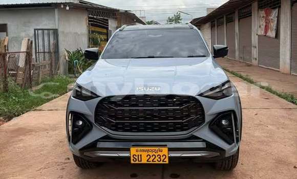 Buy Used Isuzu MU-X Other Car in Vientiane in Vientiane Province