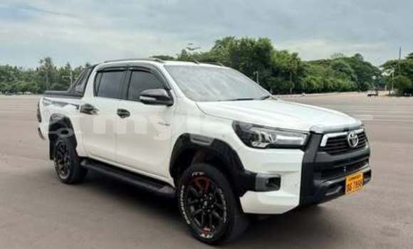 Buy Used Toyota Hiluxe Revo Other Car in Vientiane in Vientiane Province Buy Used Toyota Hiluxe Revo Other Car in Vientiane in Vientiane Province