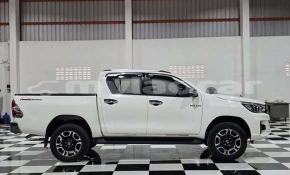 Buy Used Toyota Hiluxe Revo Other Car in Vientiane in Vientiane Province Buy Used Toyota Hiluxe Revo Other Car in Vientiane in Vientiane Province