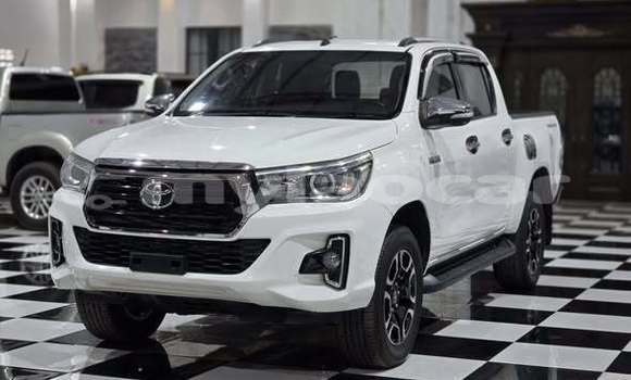 Buy Used Toyota Hiluxe Revo Other Car in Vientiane in Vientiane Province Buy Used Toyota Hiluxe Revo Other Car in Vientiane in Vientiane Province