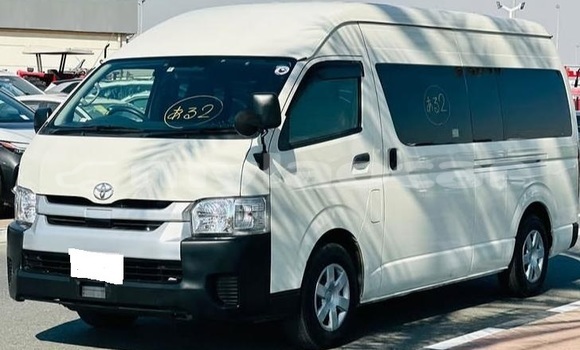 Buy Used Toyota Hiace White Car in Vientiane in Vientiane Province