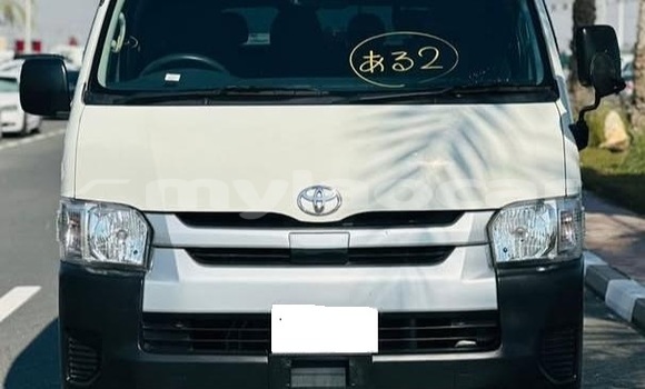 Buy Used Toyota Hiace White Car in Vientiane in Vientiane Province Buy Used Toyota Hiace White Car in Vientiane in Vientiane Province