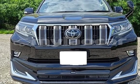 Buy Used Toyota Land Cruiser Prado Black Car in Vientiane in Vientiane Province