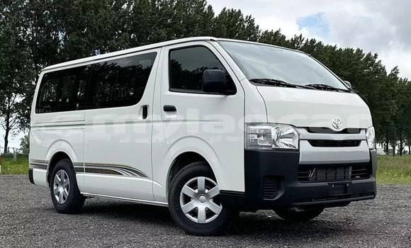 Buy Used Toyota Hiace White Car in Champasak in Champasak Province
