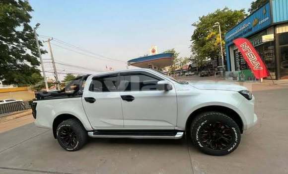 Buy Used Isuzu Amigo Other Car in Vientiane in Vientiane Province Buy Used Isuzu Amigo Other Car in Vientiane in Vientiane Province