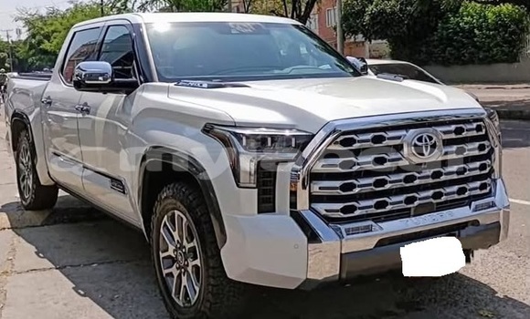 Buy Used Toyota Tundra White Car in Vientiane in Vientiane Province
