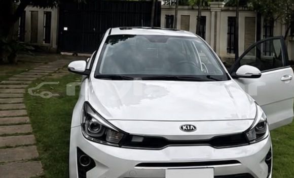 Buy Used Kia Rio White Car in Vientiane in Vientiane Province