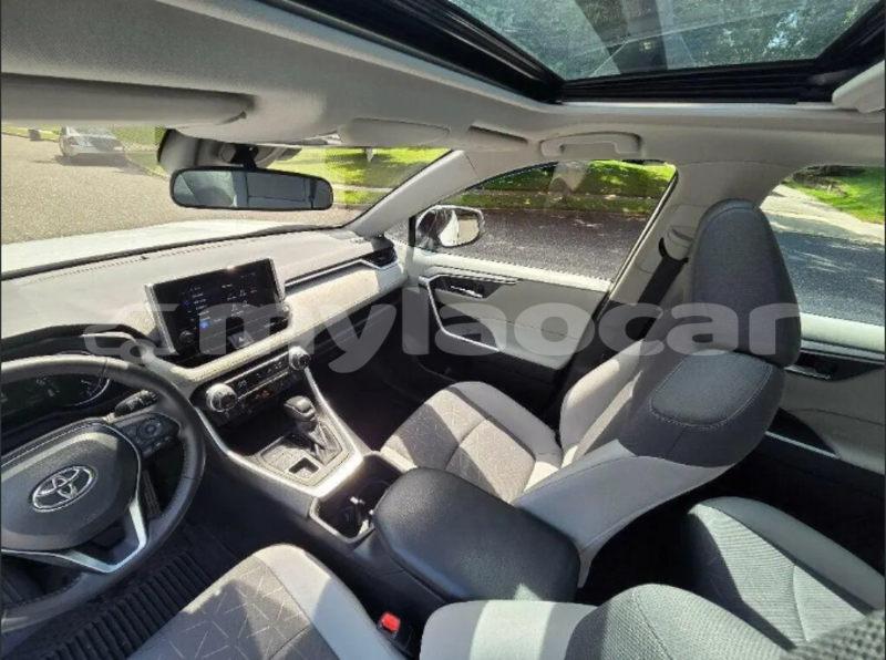 Big with watermark toyota rav4 oudomxai province ban nahin 7551