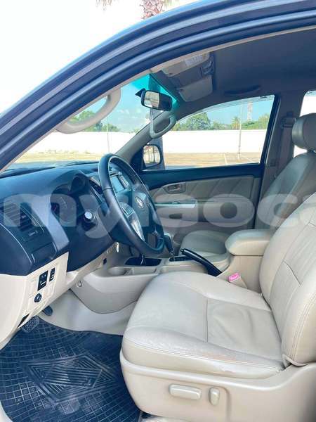 Big with watermark toyota vigo vientiane province vientiane 7556
