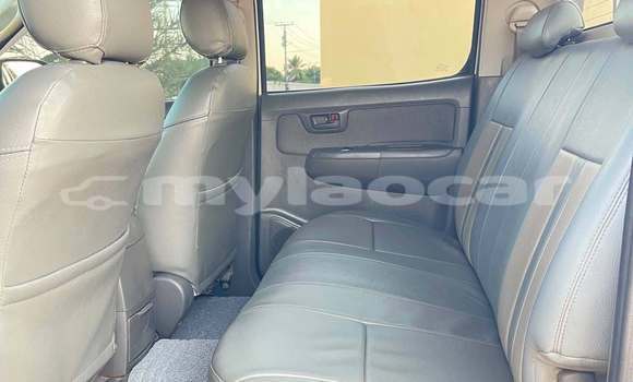 Buy Used Toyota Hilux White Car in Vientiane in Vientiane Province Buy Used Toyota Hilux White Car in Vientiane in Vientiane Province