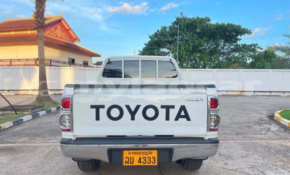 Buy Used Toyota Hilux White Car in Vientiane in Vientiane Province Buy Used Toyota Hilux White Car in Vientiane in Vientiane Province