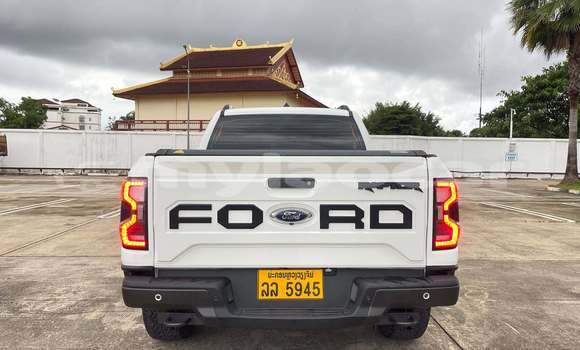 Buy Used Ford Windstar White Car in Vientiane in Vientiane Province Buy Used Ford Windstar White Car in Vientiane in Vientiane Province