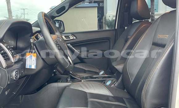 Buy Used Ford Windstar White Car in Vientiane in Vientiane Province Buy Used Ford Windstar White Car in Vientiane in Vientiane Province