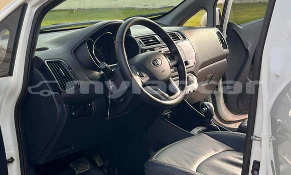 Buy Used Kia Rio White Car in Vientiane in Vientiane Province Buy Used Kia Rio White Car in Vientiane in Vientiane Province