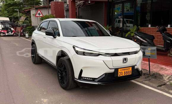 Buy Used Honda Edix White Car in Vientiane in Vientiane Province