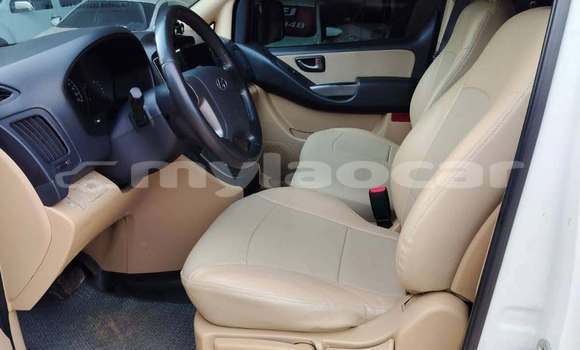 Buy Used Hyundai H1 White Car in Vientiane in Vientiane Province Buy Used Hyundai H1 White Car in Vientiane in Vientiane Province