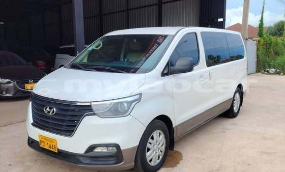 Buy Used Hyundai H1 White Car in Vientiane in Vientiane Province Buy Used Hyundai H1 White Car in Vientiane in Vientiane Province