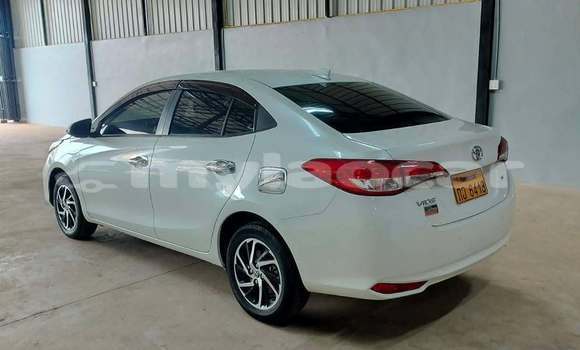 Buy Used Kia Avella White Car in Vientiane in Vientiane Province Buy Used Kia Avella White Car in Vientiane in Vientiane Province