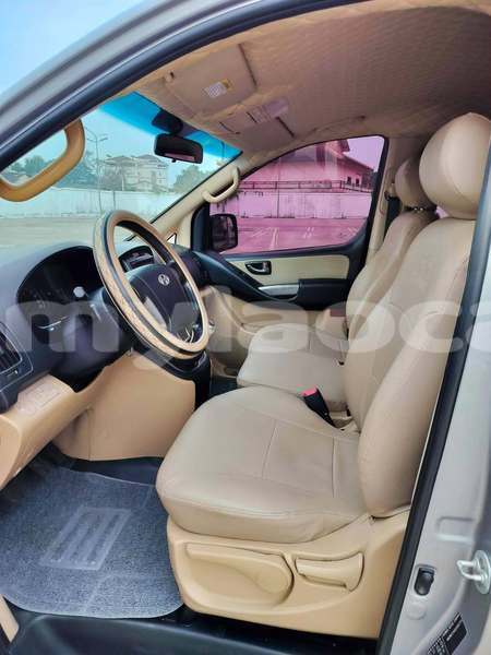 Big with watermark hyundai h1 vientiane province vientiane 7574