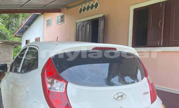 Buy Used Hyundai EON White Car in Vientiane in Vientiane Province Buy Used Hyundai EON White Car in Vientiane in Vientiane Province