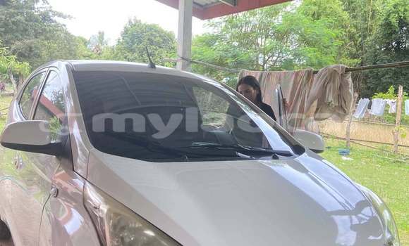 Buy Used Hyundai EON White Car in Vientiane in Vientiane Province Buy Used Hyundai EON White Car in Vientiane in Vientiane Province