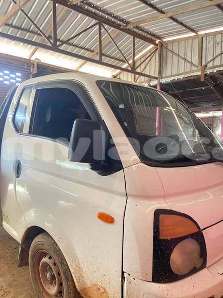Big with watermark kia avella vientiane province vientiane 7581