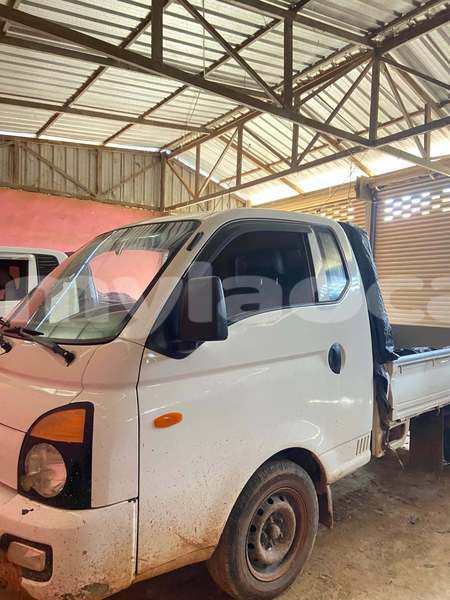 Big with watermark kia avella vientiane province vientiane 7581