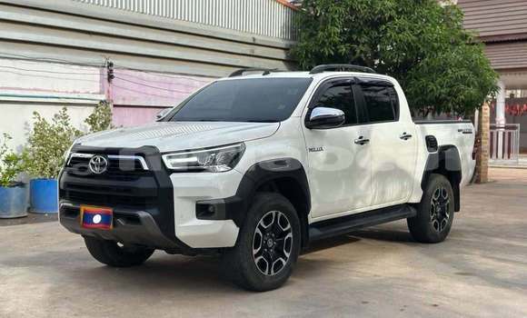 Buy Used Toyota Hilux White Car in Vientiane in Vientiane Province